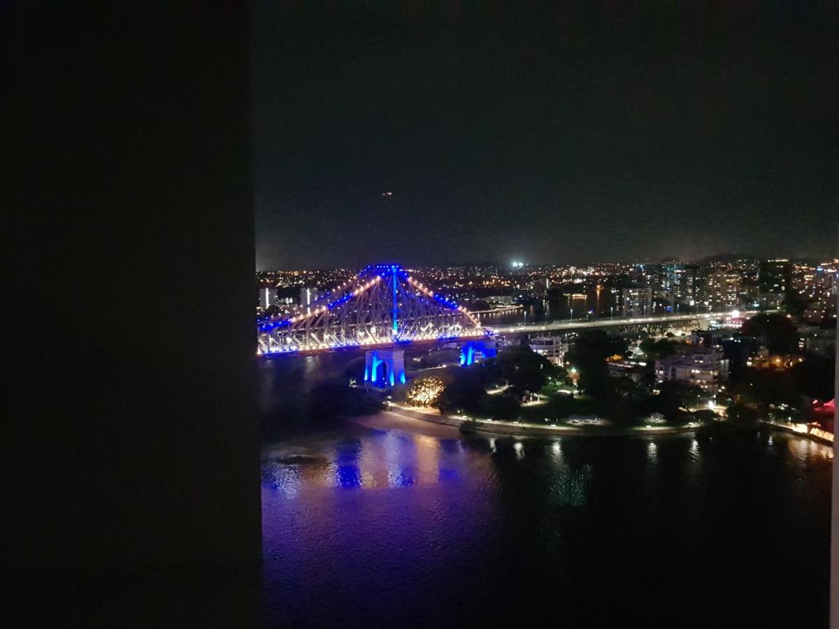 Amazing River View - 3 Bedroom Apartment - Brisbane Cbd - Netflix - Fast Wifi - Carpark Exterior photo