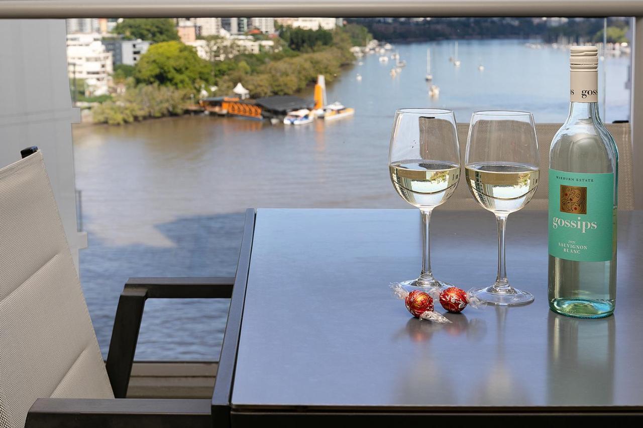 Amazing River View - 3 Bedroom Apartment - Brisbane Cbd - Netflix - Fast Wifi - Carpark Exterior photo