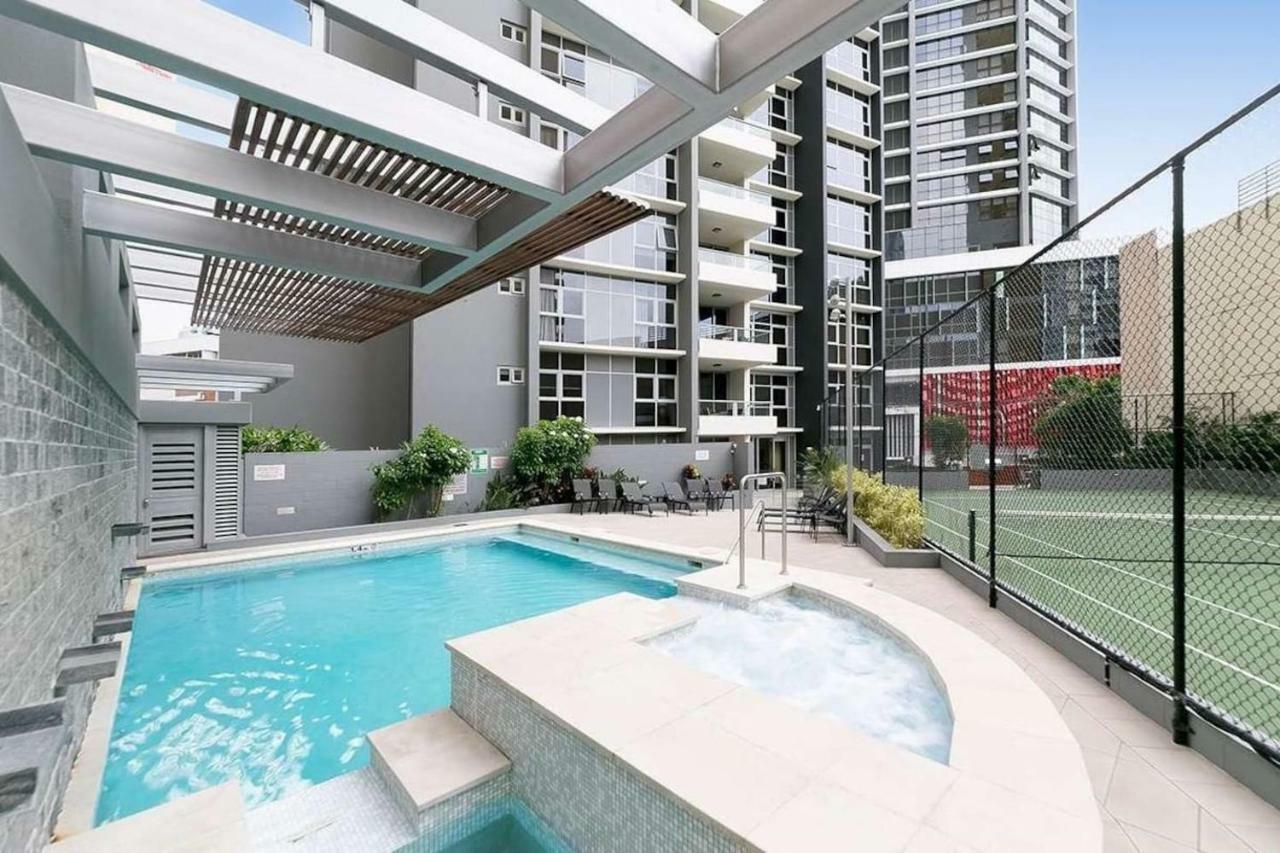 Amazing River View - 3 Bedroom Apartment - Brisbane Cbd - Netflix - Fast Wifi - Carpark Exterior photo